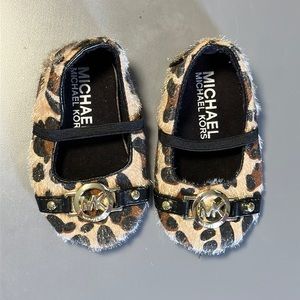 Michael Kors 4 flats